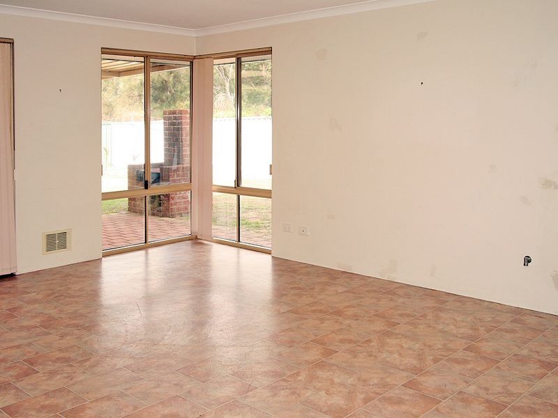 6 Carnegie Place, Greenfields WA 6210