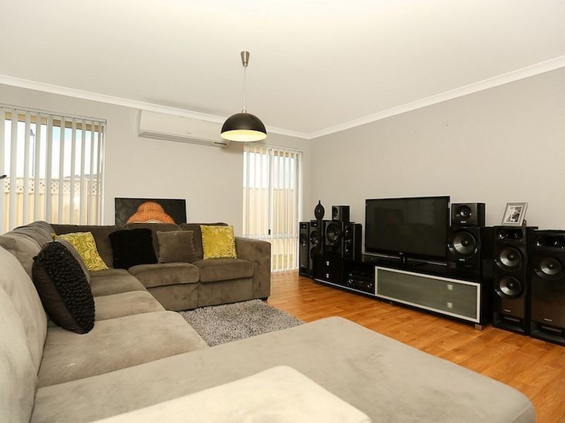 20 Salome Crescent, Lakelands WA 6180