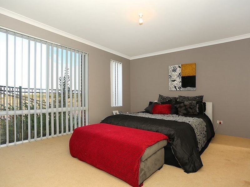 20 Salome Crescent, Lakelands WA 6180