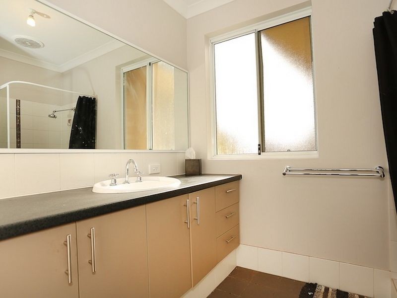 20 Salome Crescent, Lakelands WA 6180