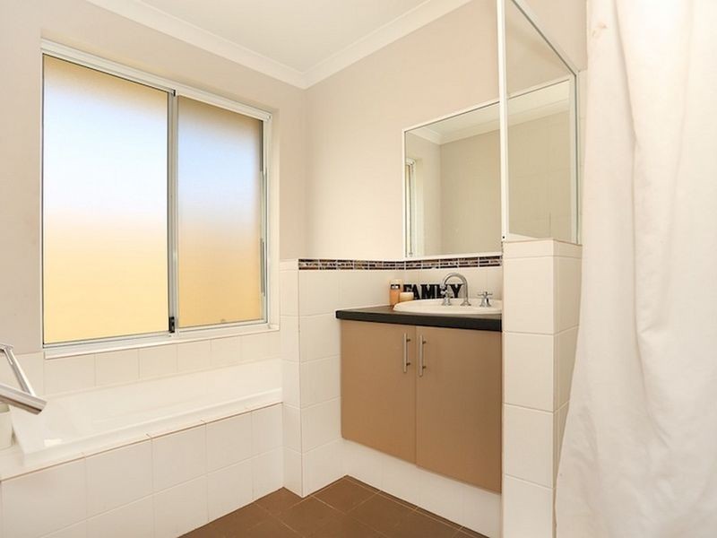 20 Salome Crescent, Lakelands WA 6180