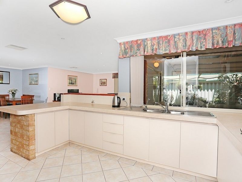 24 Crowthorn Cross, Erskine WA 6210