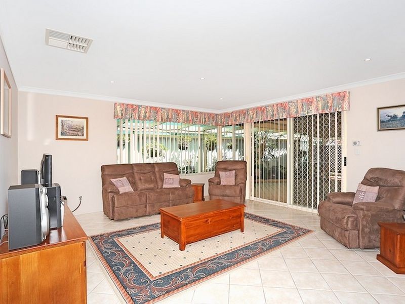 24 Crowthorn Cross, Erskine WA 6210