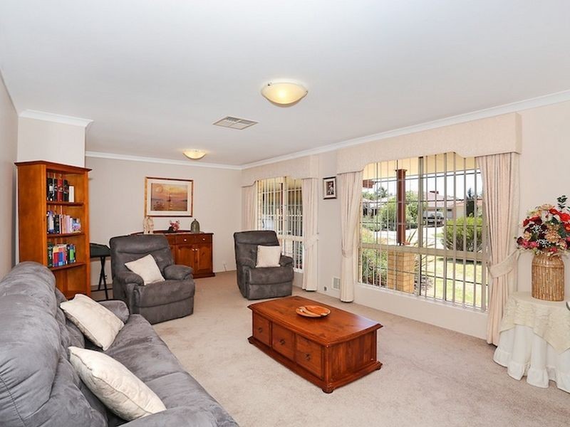 24 Crowthorn Cross, Erskine WA 6210