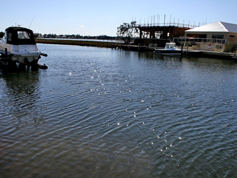 11 Brindabella Crescent, Halls Head WA 6210