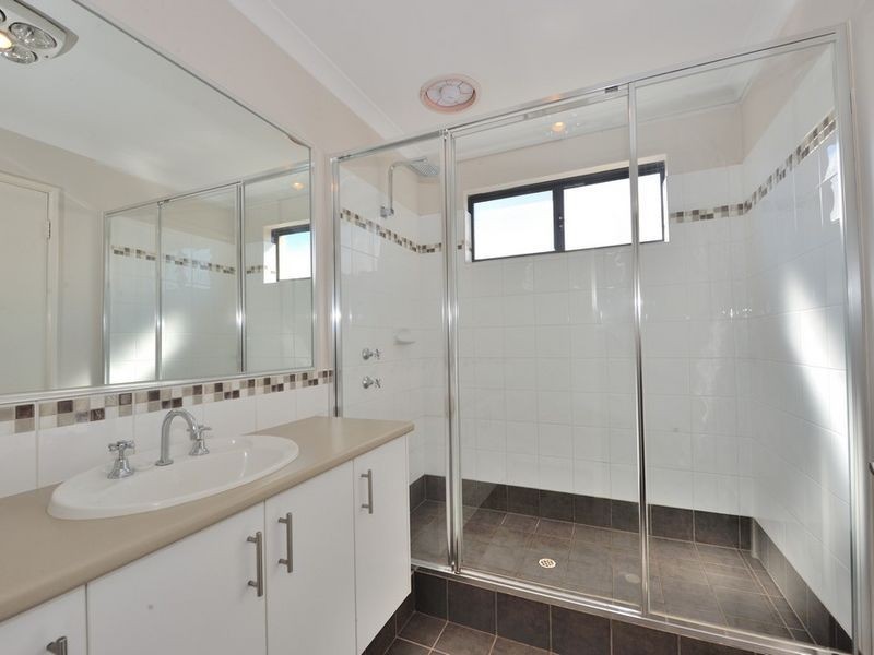 5 Alba Pass, Halls Head WA 6210