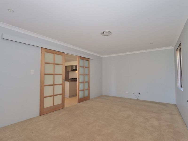 5 Alba Pass, Halls Head WA 6210