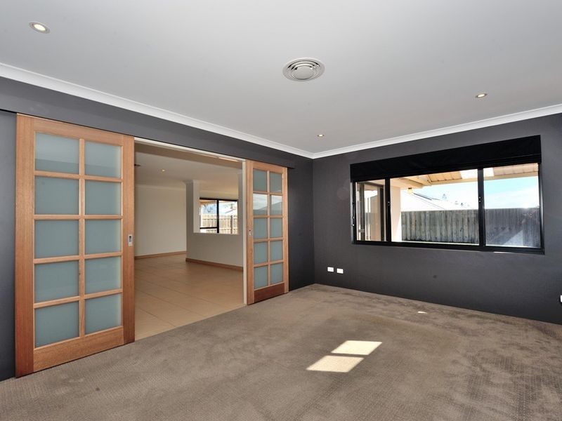 5 Alba Pass, Halls Head WA 6210