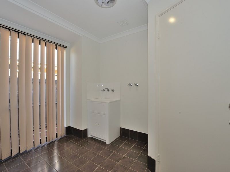 5 Alba Pass, Halls Head WA 6210