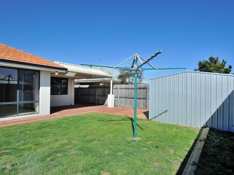 5 Alba Pass, Halls Head WA 6210