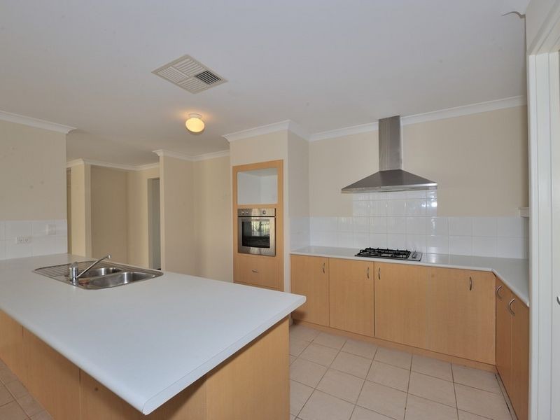 53 Albina Chase, Lakelands WA 6180