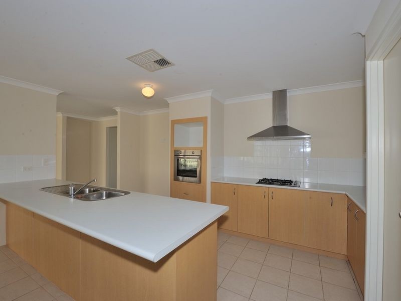 53 Albina Chase, Lakelands WA 6180