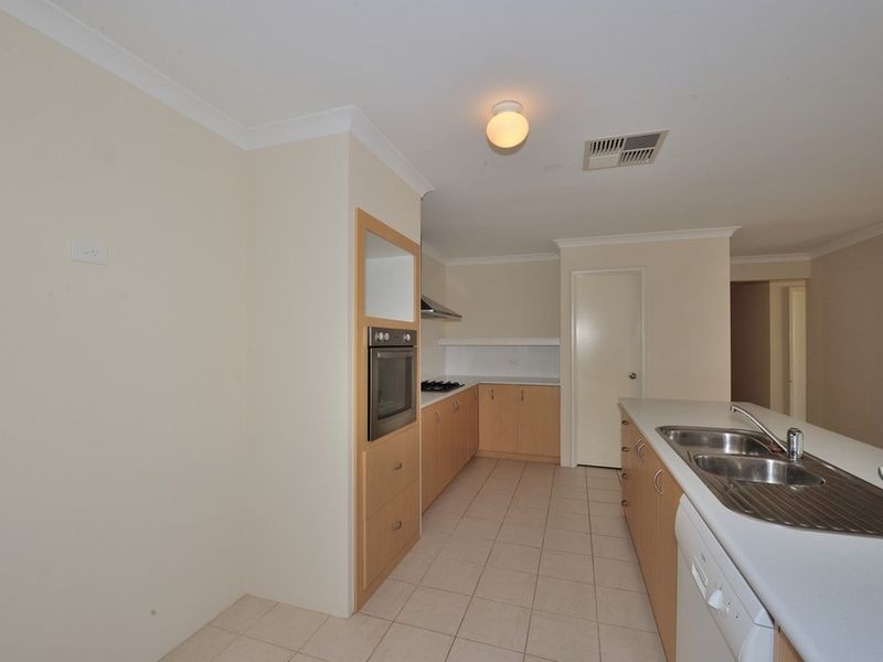 53 Albina Chase, Lakelands WA 6180