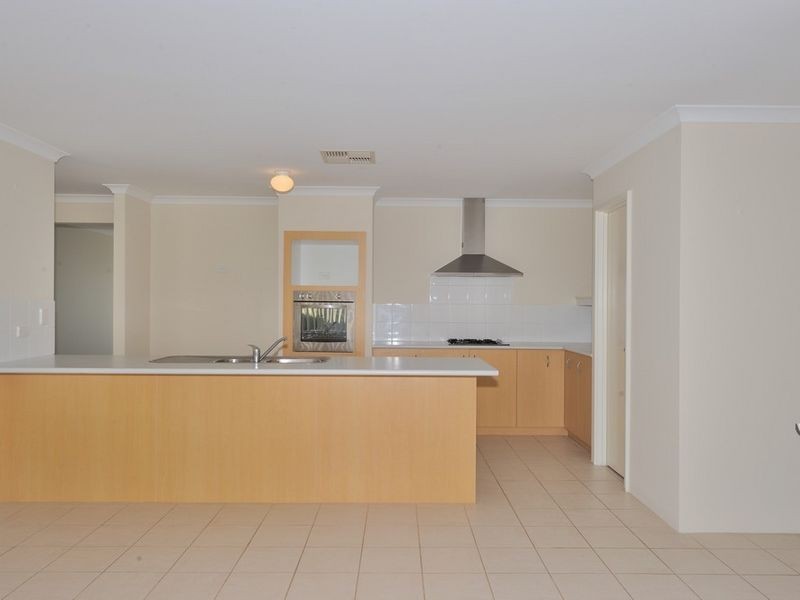 53 Albina Chase, Lakelands WA 6180