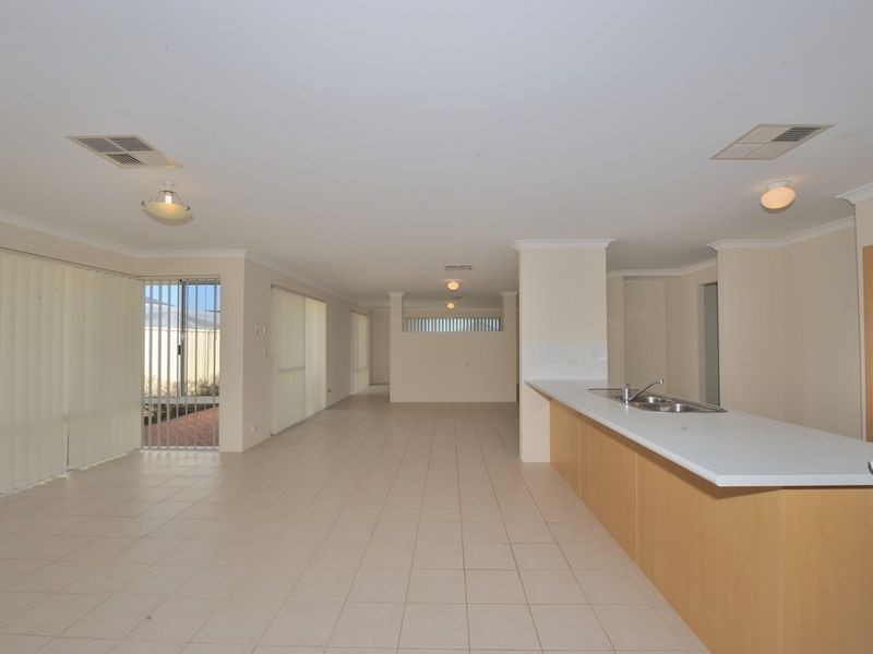 53 Albina Chase, Lakelands WA 6180