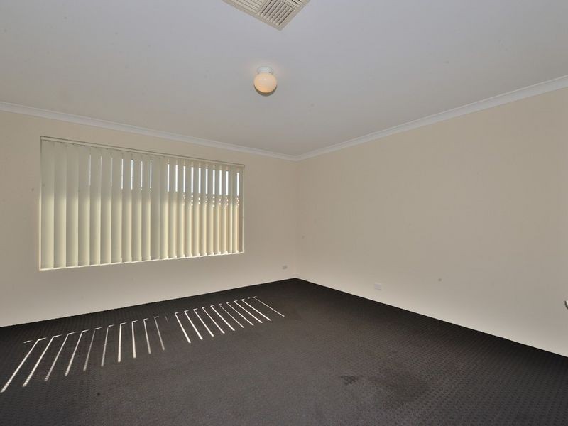 53 Albina Chase, Lakelands WA 6180