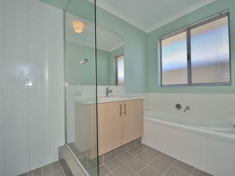 130 Meadow Springs Drive, Meadow Springs WA 6210