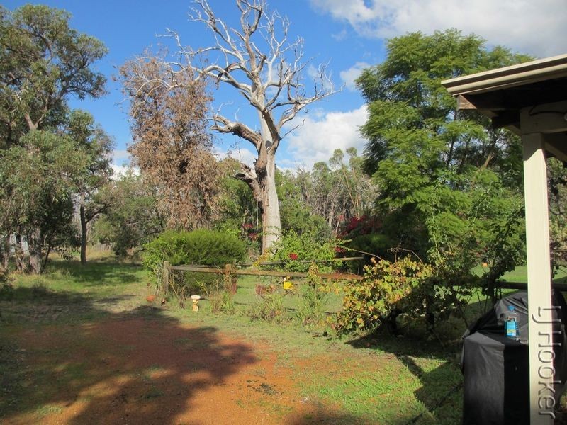 36 Summerhill Drive, Stake Hill WA 6210