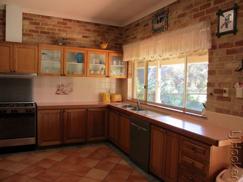 36 Summerhill Drive, Stake Hill WA 6210