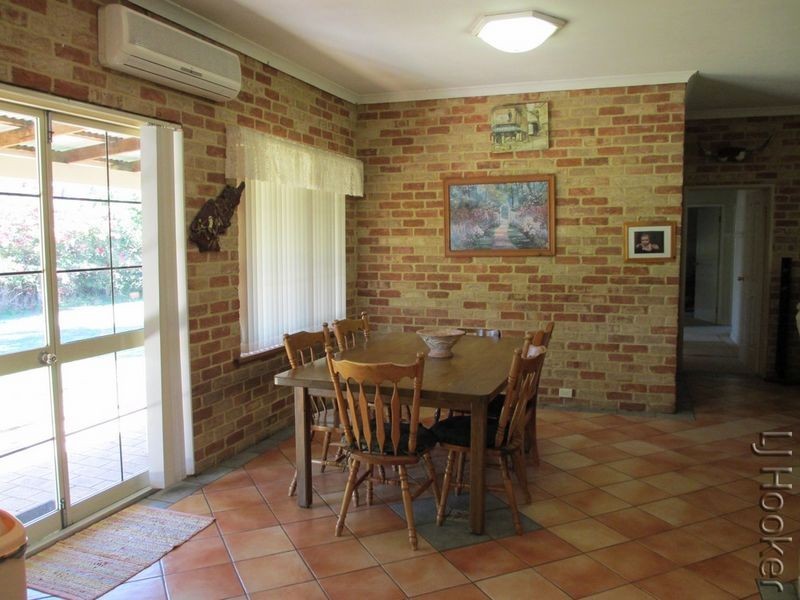 36 Summerhill Drive, Stake Hill WA 6210