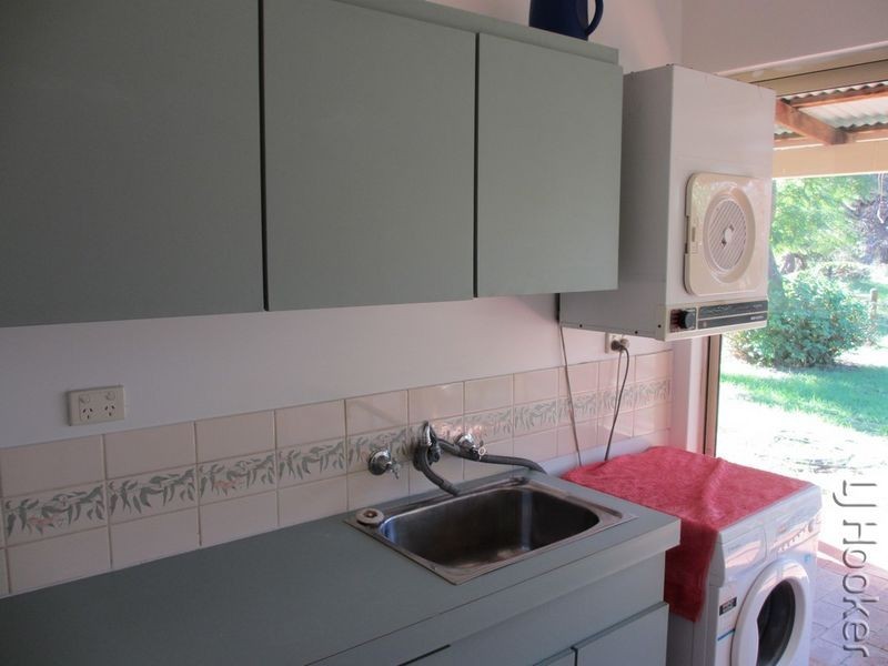 36 Summerhill Drive, Stake Hill WA 6210