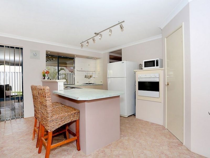 6 Hortonia Avenue, Secret Harbour WA 6173