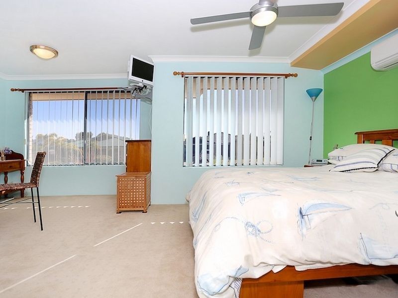 6 Hortonia Avenue, Secret Harbour WA 6173