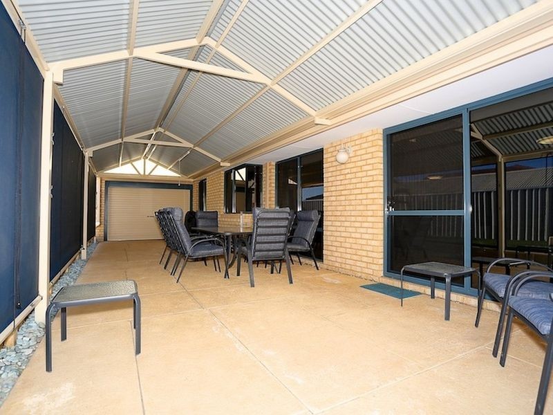 6 Hortonia Avenue, Secret Harbour WA 6173