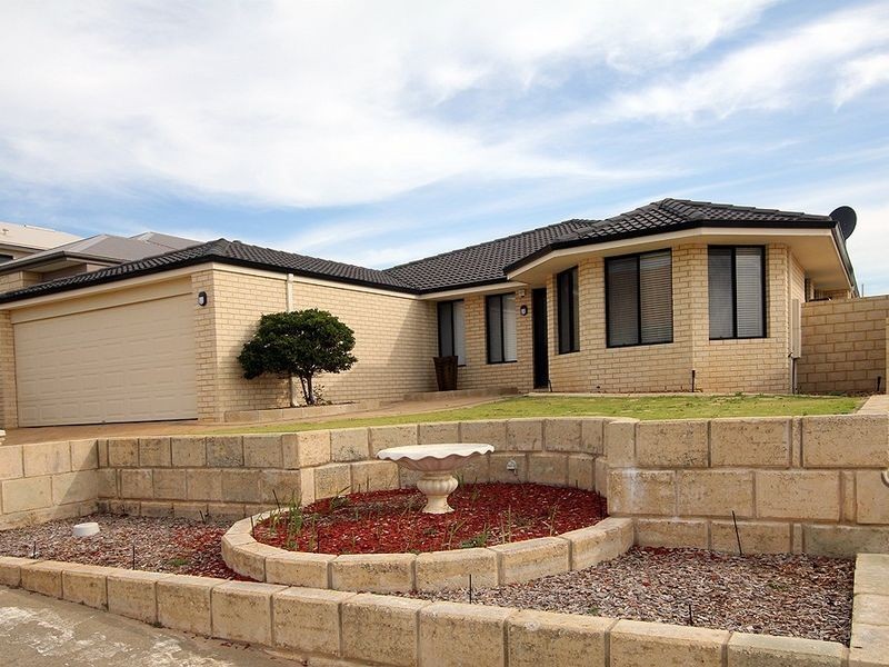 4 Frigate Way, Wannanup WA 6210