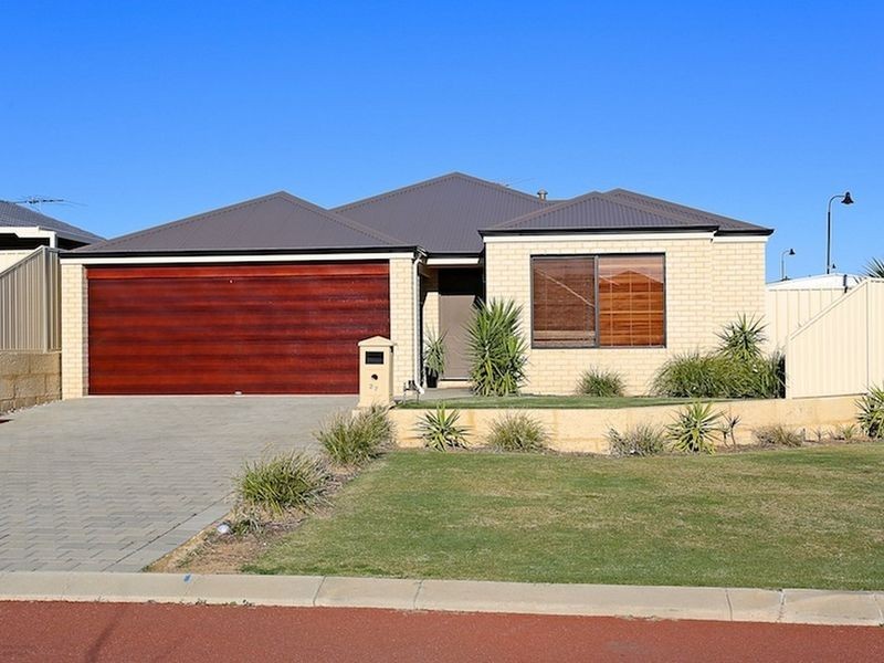27 Rayner Promenade, Lakelands WA 6180