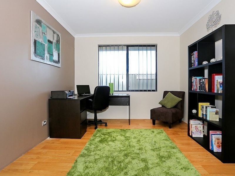 27 Rayner Promenade, Lakelands WA 6180