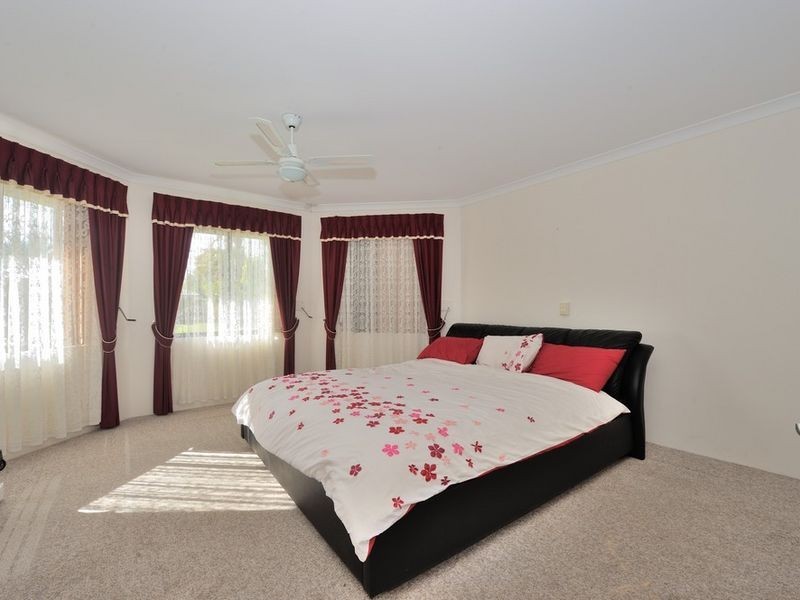 6 Crown Place, Wannanup WA 6210