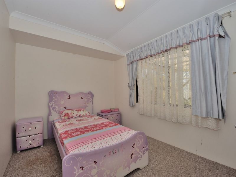 6 Crown Place, Wannanup WA 6210