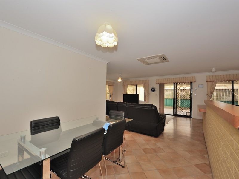 6 Crown Place, Wannanup WA 6210