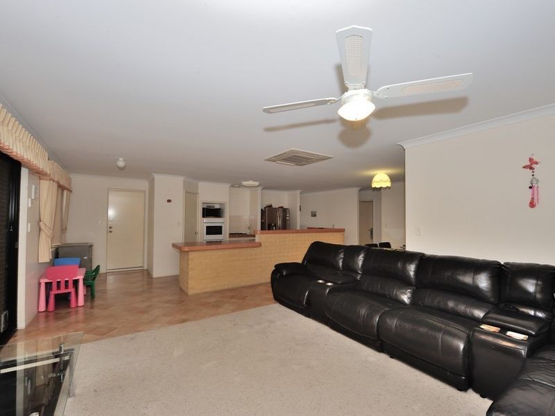 6 Crown Place, Wannanup WA 6210