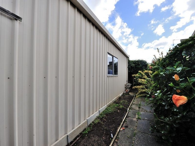 6 Crown Place, Wannanup WA 6210