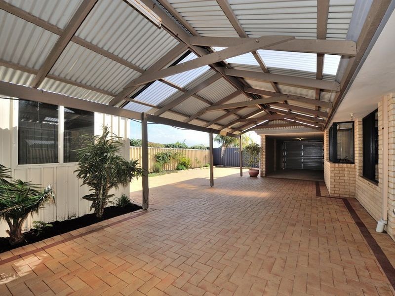 32 Floribunda Avenue, Halls Head WA 6210