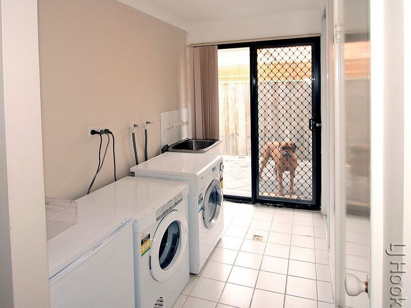 10 Waratah Circle, Halls Head WA 6210