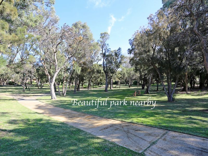10 Waratah Circle, Halls Head WA 6210