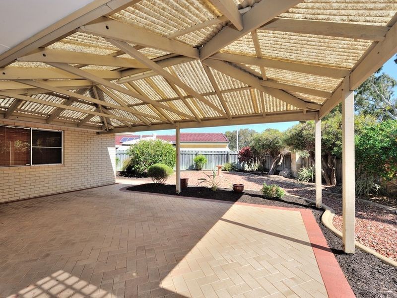 8 Parkwater Cove, Halls Head WA 6210