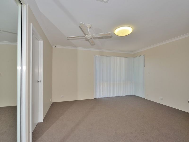 8 Parkwater Cove, Halls Head WA 6210