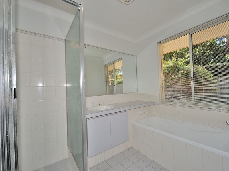 8 Parkwater Cove, Halls Head WA 6210