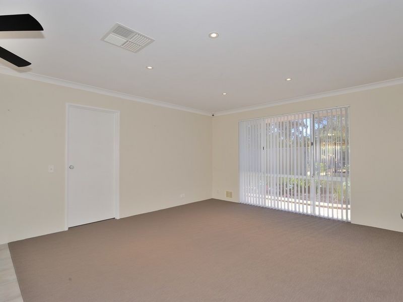 8 Parkwater Cove, Halls Head WA 6210