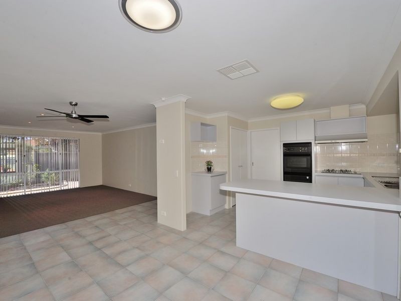 8 Parkwater Cove, Halls Head WA 6210