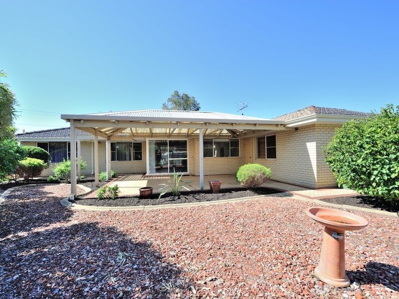 8 Parkwater Cove, Halls Head WA 6210