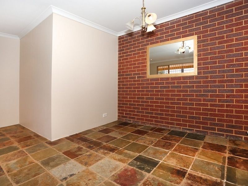 28 Floribunda Avenue, Halls Head WA 6210