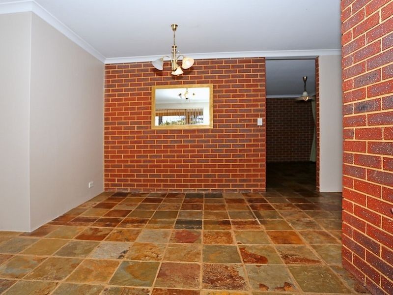 28 Floribunda Avenue, Halls Head WA 6210