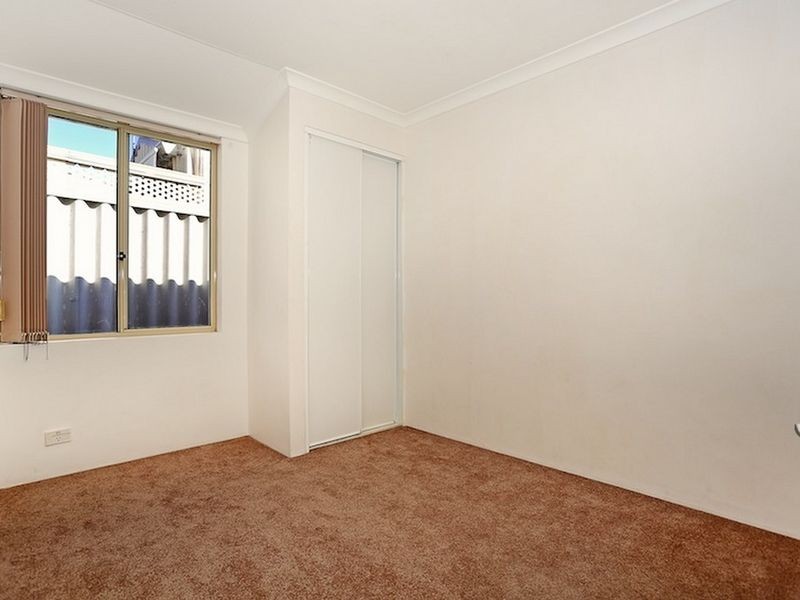 28 Floribunda Avenue, Halls Head WA 6210