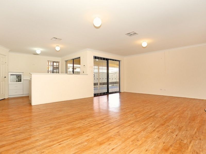 20 Jubata Gardens, Dudley Park WA 6210