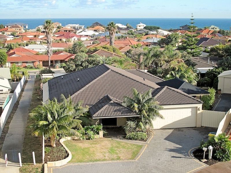 8 Spyglass Rise, Halls Head WA 6210